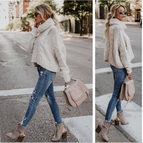 🍁LAST ONE Oversized Cable Knit Turtleneck Sweater🍁 - Picture 4 of 15